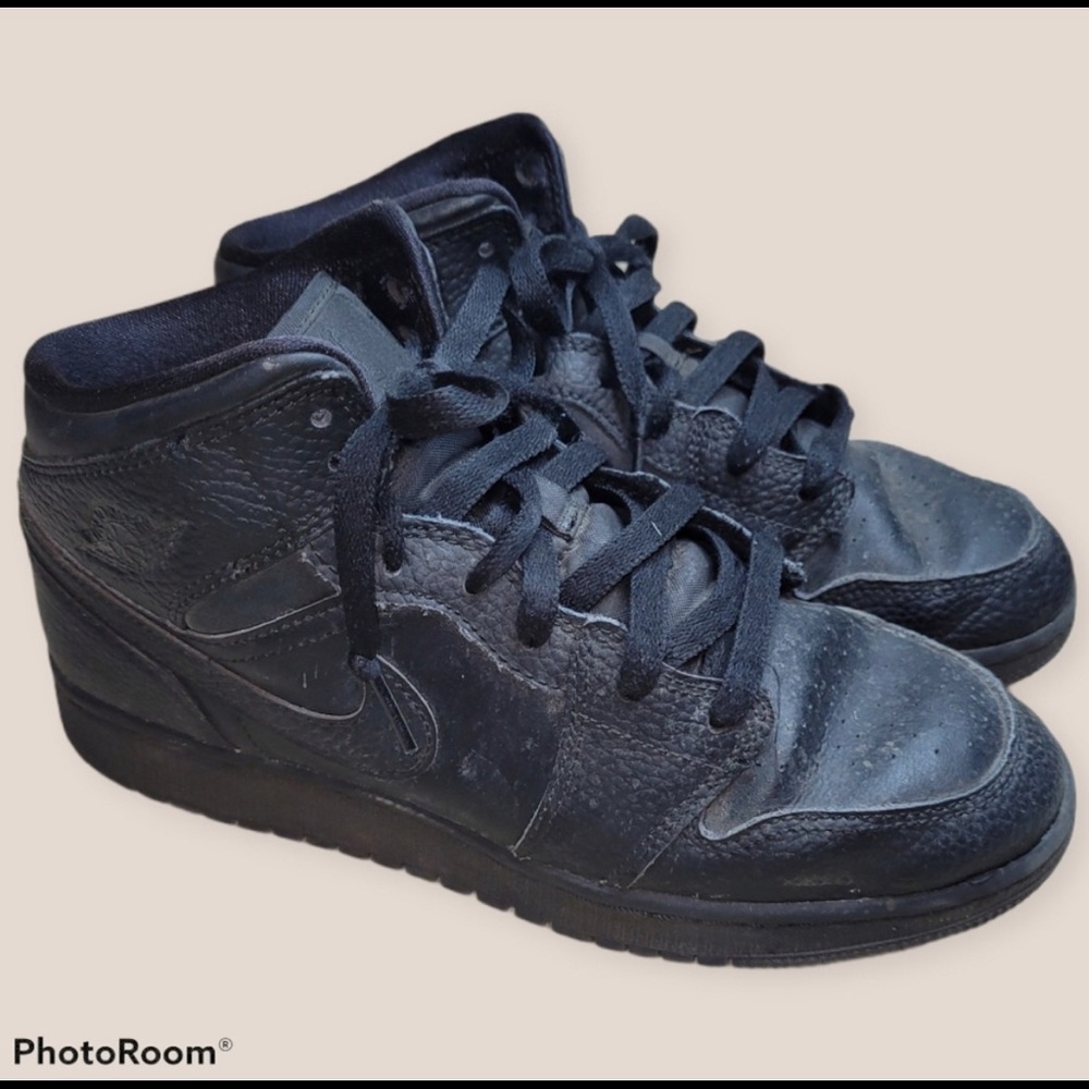 Nike Air Jordan 1 Mid GS Triple Black